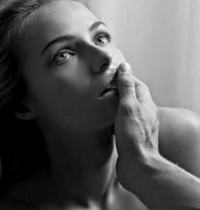 La dépendance affective peut mener à l'infidélité