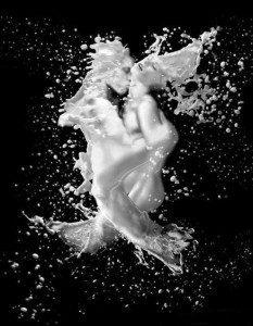 Infidélité, ses causes peuvent être une recherche de passion permanente.